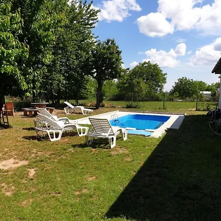 Fuzfo Nyaralo Holiday home *